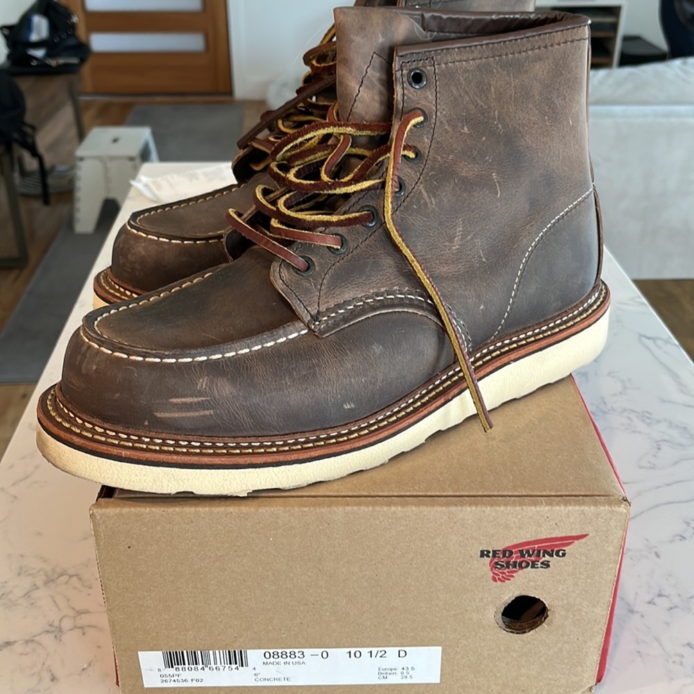 Style 8883
CLASSIC MOC
MEN'S 6-INCH BOOT IN CONCRETE ROUGH & TOUGH LEATHER